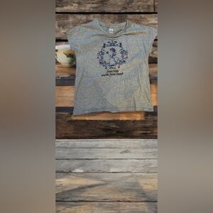 Uniqlo Disney Snow White tee shirt size small​​​​